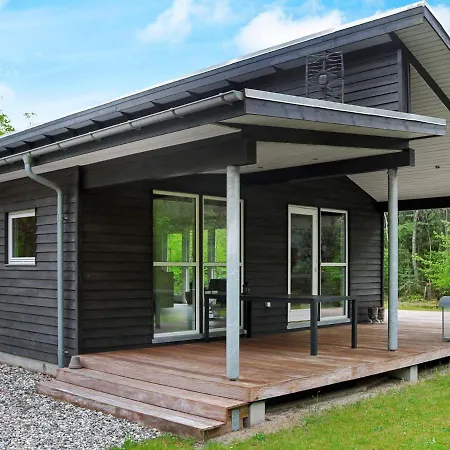 8 Person In Hotel Hadsund