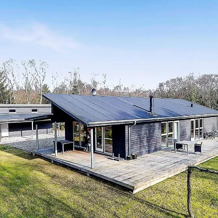 8 Person In Hotel Hadsund